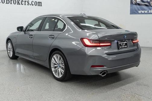 2024 BMW 330e xDrive