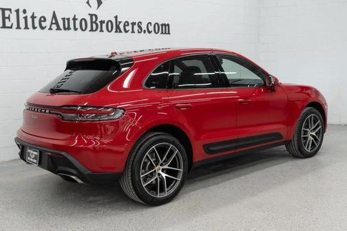 2024 Porsche Macan Base