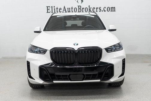 Mineral White Metallic 2025 BMW X5 xDrive40i