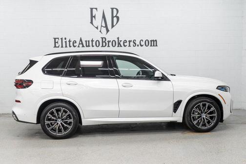 Mineral White Metallic 2025 BMW X5 xDrive40i