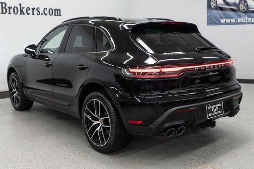 2023 Porsche Macan Base