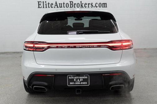 2023 Porsche Macan Base