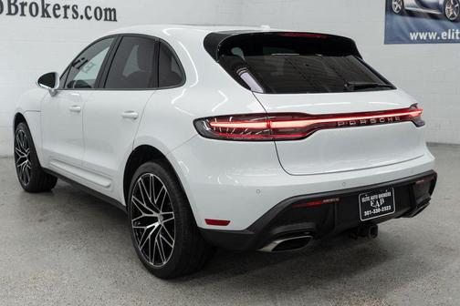 2023 Porsche Macan Base