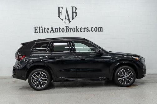 Black Sapphire Metallic 2026 BMW X1 xDrive28i