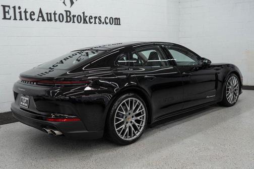 2024 Porsche Panamera 4