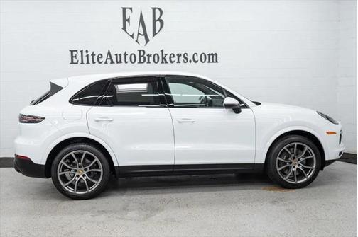 2023 Porsche Cayenne Platinum Edition