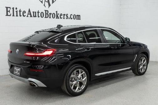 2025 BMW X4 xDrive30i
