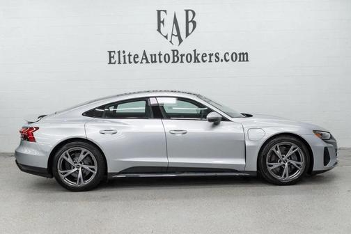 Florett Silver Metallic 2024 Audi e-tron GT Premium Plus quattro
