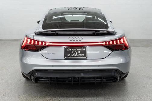 Florett Silver Metallic 2024 Audi e-tron GT Premium Plus quattro