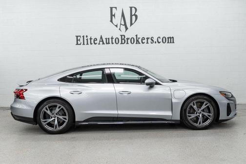 Florett Silver Metallic 2024 Audi e-tron GT Premium Plus quattro