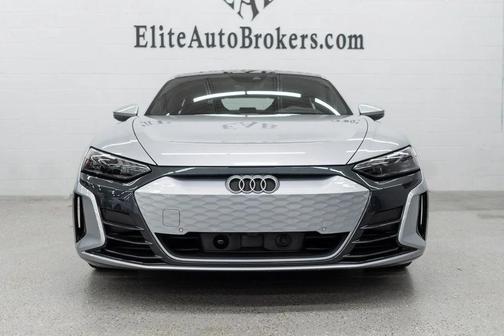 Florett Silver Metallic 2024 Audi e-tron GT Premium Plus quattro