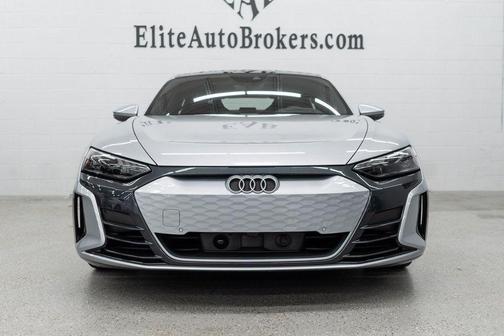 Florett Silver Metallic 2024 Audi e-tron GT Premium Plus quattro