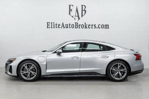 Florett Silver Metallic 2024 Audi e-tron GT Premium Plus quattro