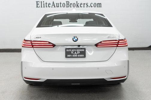 2025 BMW 530 i xDrive