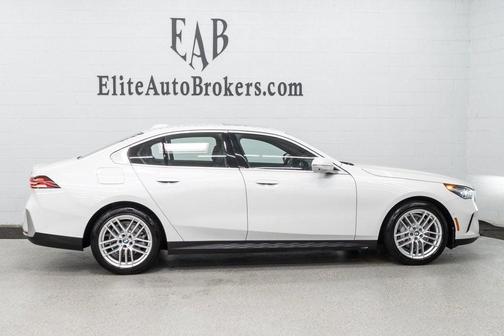 2025 BMW 530 i xDrive