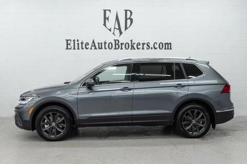 Platinum Gray Metallic 2024 Volkswagen Tiguan 2.0T SE