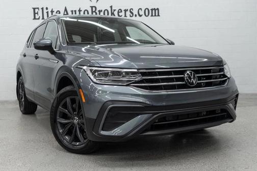 Platinum Gray Metallic 2024 Volkswagen Tiguan 2.0T SE