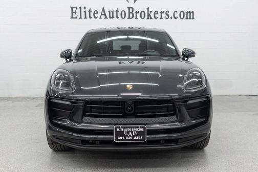 2023 Porsche Macan Base