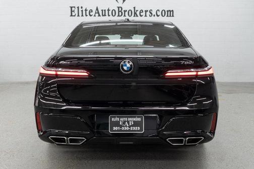 Black Sapphire Metallic 2023 BMW 760 i xDrive