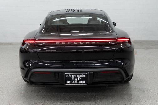 Jet Black Metallic 2022 Porsche Taycan Taycan