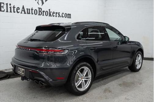2022 Porsche Macan Base