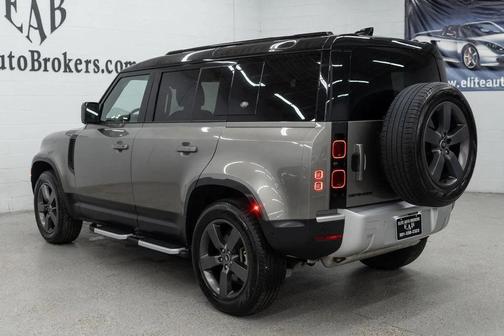 Silicon Silver Premium Metallic 2024 Land Rover Defender 110 P400 S