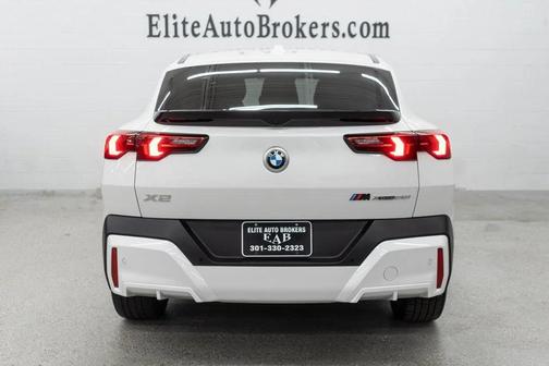 Mineral White Metallic 2025 BMW X2 xDrive28i