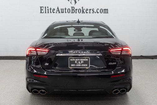 2022 Maserati Ghibli Modena Q4