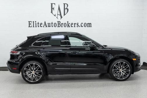 2023 Porsche Macan Base