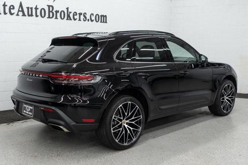 2023 Porsche Macan Base