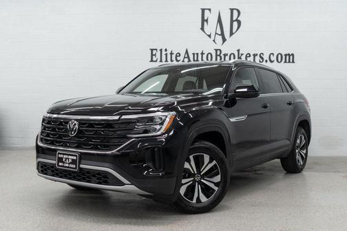 Deep Black Pearl 2024 Volkswagen Atlas Cross Sport 2.0T SE