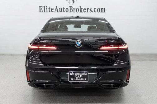 Black Sapphire Metallic 2023 BMW 760 i xDrive