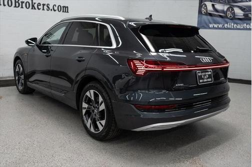 2021 Audi e-tron Premium Plus