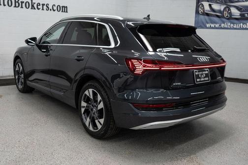 2021 Audi e-tron Premium Plus
