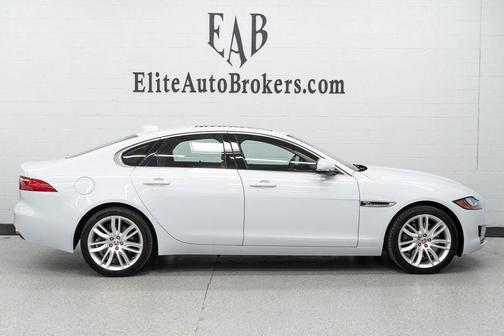 Photo 4 of 63 of 2018 Jaguar XF 35t Portfolio Limited Edition