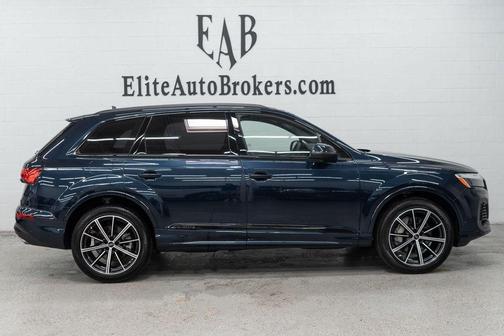 Waitomo Blue Metallic 2025 Audi Q7 45 Premium Plus