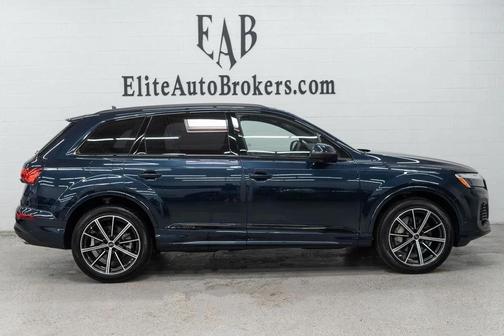 Waitomo Blue Metallic 2025 Audi Q7 45 Premium Plus