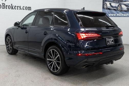 Waitomo Blue Metallic 2025 Audi Q7 45 Premium Plus