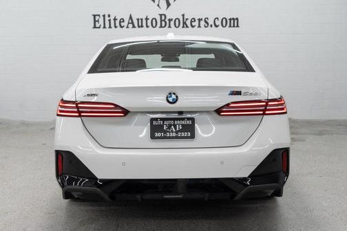 Mineral White Metallic 2026 BMW 530 xDrive