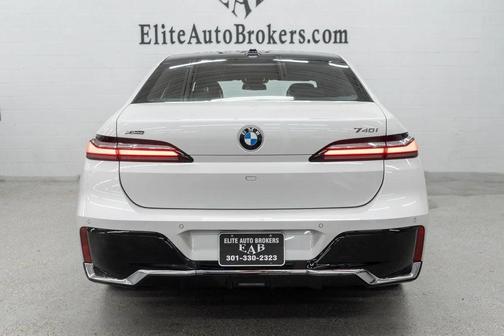Mineral White Metallic 2025 BMW 740 xDrive