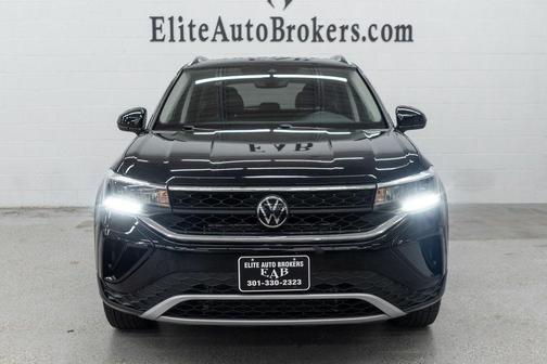 Deep Black Pearl 2023 Volkswagen Taos 1.5T SE