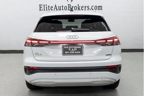Glacier White Metallic 2022 Audi Q4 e-tron Prestige 50 quattro