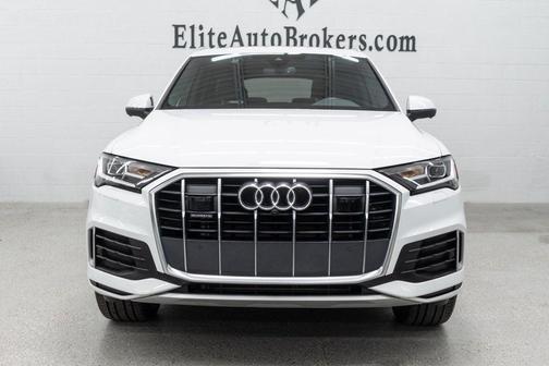 Glacier White Metallic 2023 Audi Q7 45 Premium