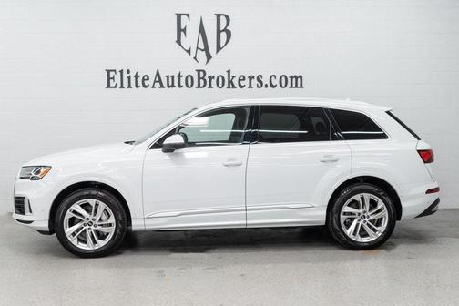 Glacier White Metallic 2023 Audi Q7 45 Premium