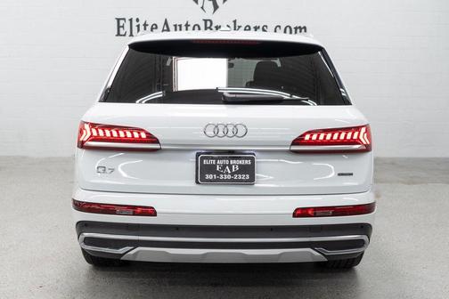 Glacier White Metallic 2023 Audi Q7 45 Premium