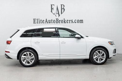 Glacier White Metallic 2023 Audi Q7 45 Premium