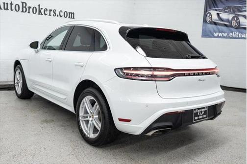 2022 Porsche Macan Base