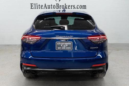 Blu Emozione Metallic 2022 Maserati Levante Modena