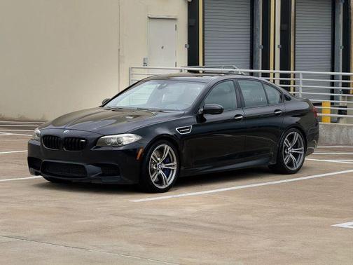 Black 2014 BMW M5 Base