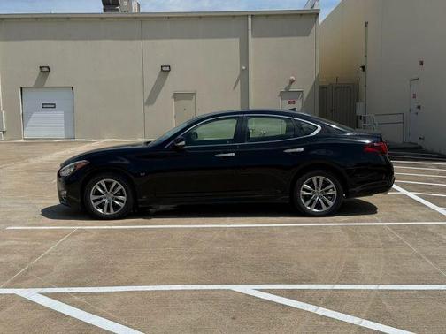 Black Obsidian 2016 INFINITI Q70 3.7X